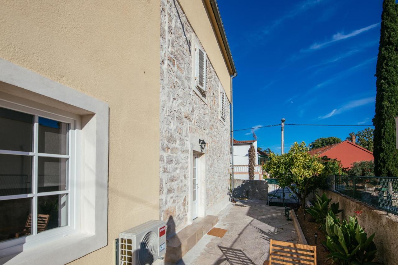 Appartement Barbarossa à Sveti Filip i Jakov Extérieur photo